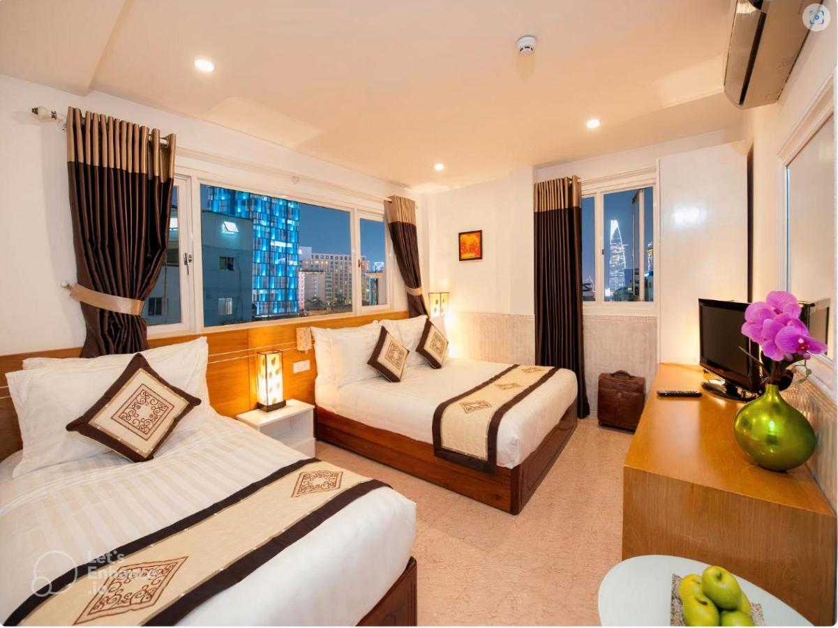 Triple Room with City View